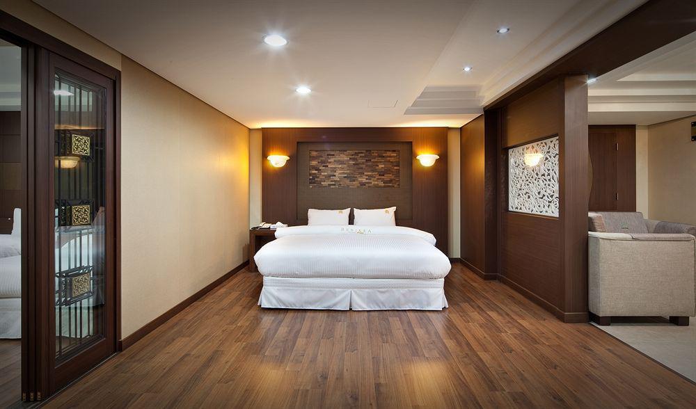 Press Hotel Μπουσάν Εξωτερικό φωτογραφία